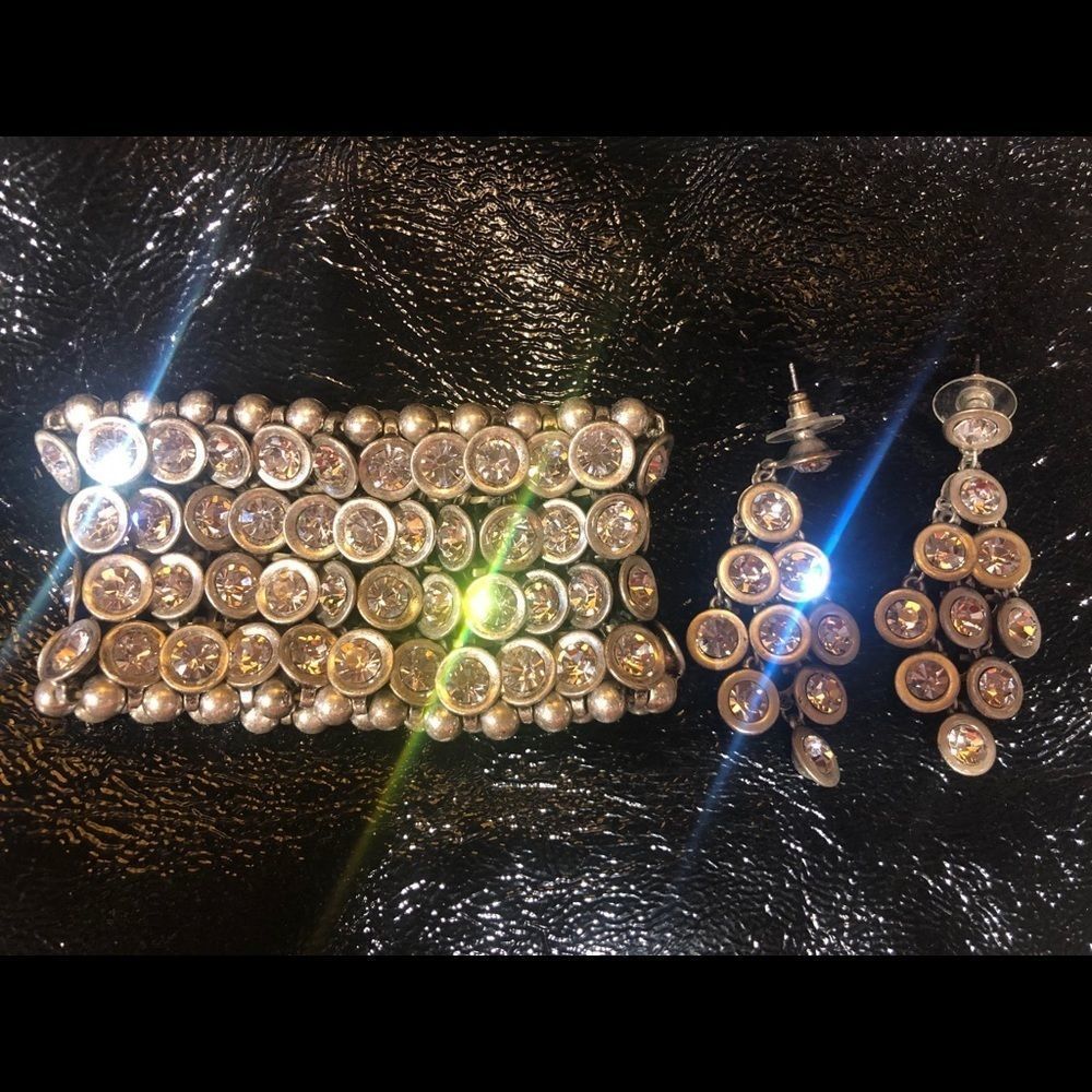 🌟Crystal Cuff Bracelet with matching earrings